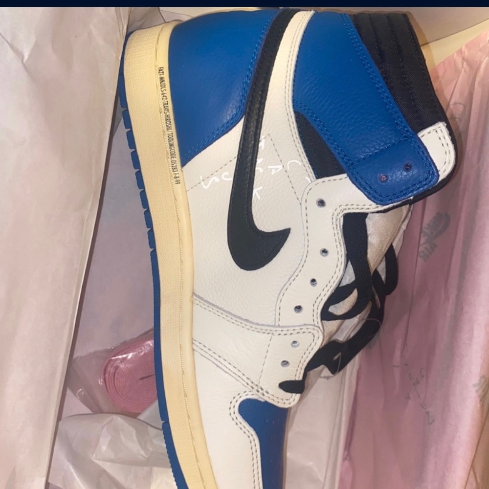 Travis Scott Jordan 1’s